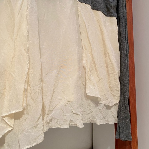 Aritzia Long sleeve thin jersey material grey top with silk bottom - Picture 3 of 4